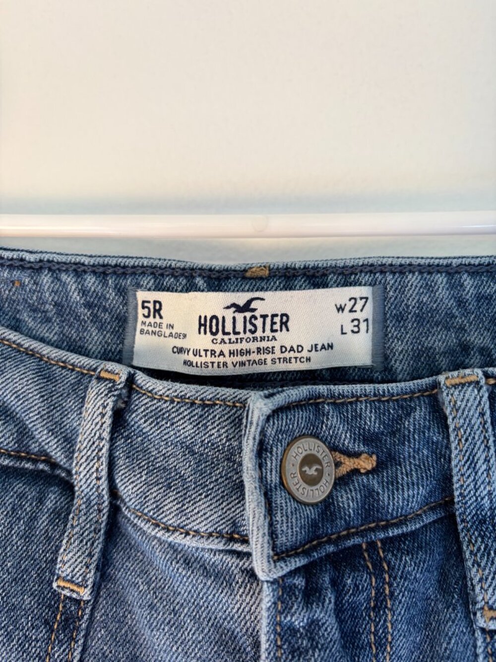 Hollister Medium Wash Curvy Ultra High-Rise Dad Jean - Picture 4 of 6